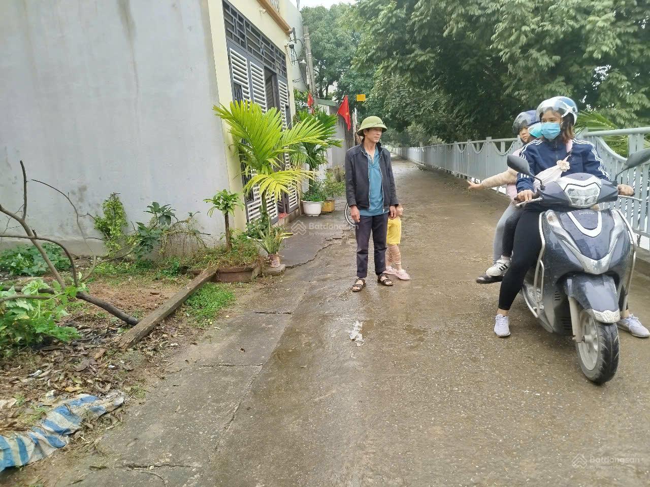 Chính chủ tôi cần bán lô đất 68m2, full thổ cư, View hồ, đường rộng 10m