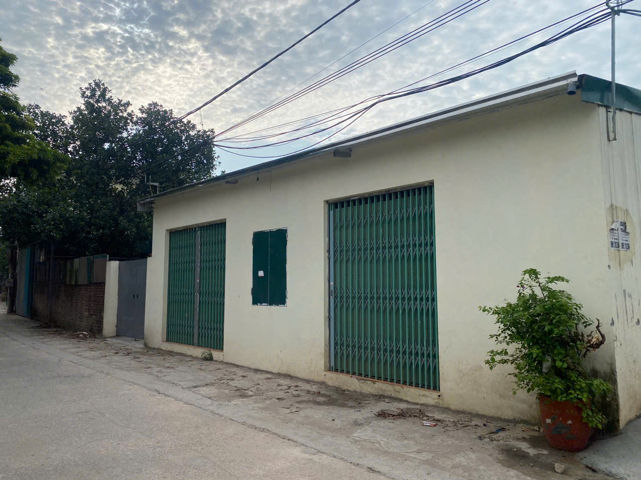 Cho thuê phòng trọ tại Vạn Phúc, gần UBND, phòng rộng, khép kín, để xe thoải mái 1,2tr/tháng